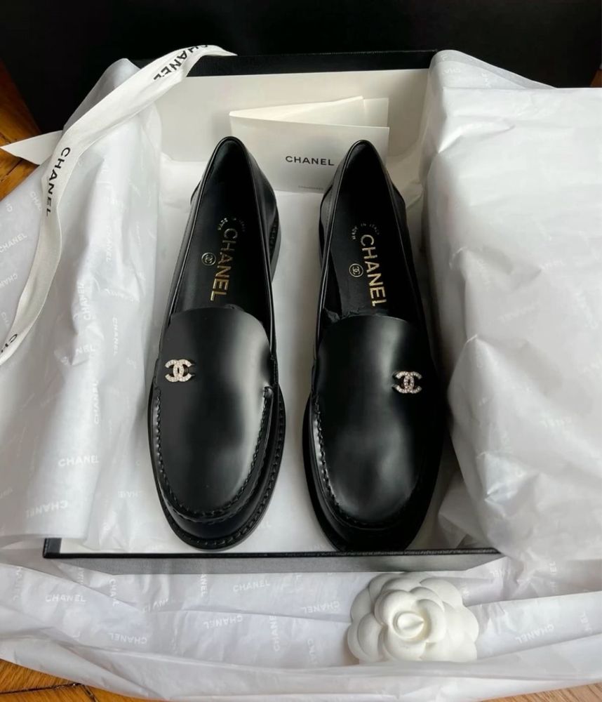Шкіряні лофери Chanel