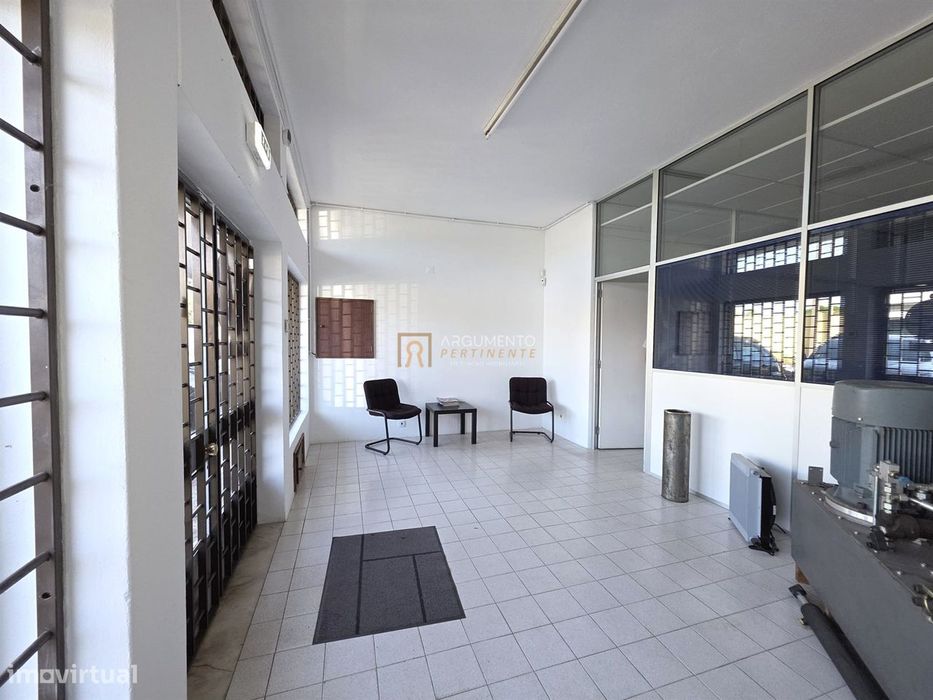 Armazém  Venda em Castêlo da Maia,Maia