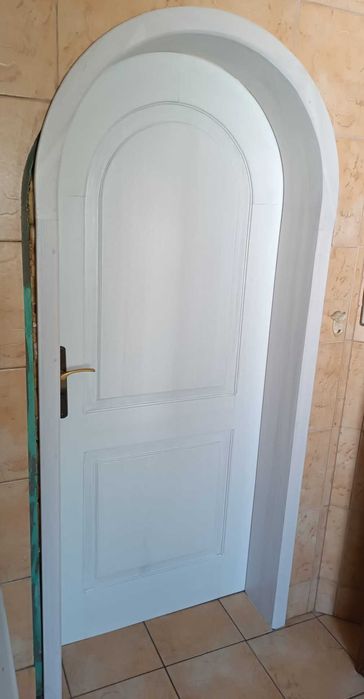 Komplet dzrzwi łukowych drewnianych, jesionowych, świeżo po renowacji