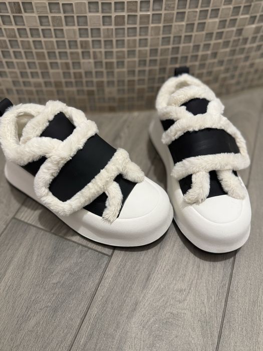 Новые Угги на овчине,не носились,не подошел размер.37(23,5)