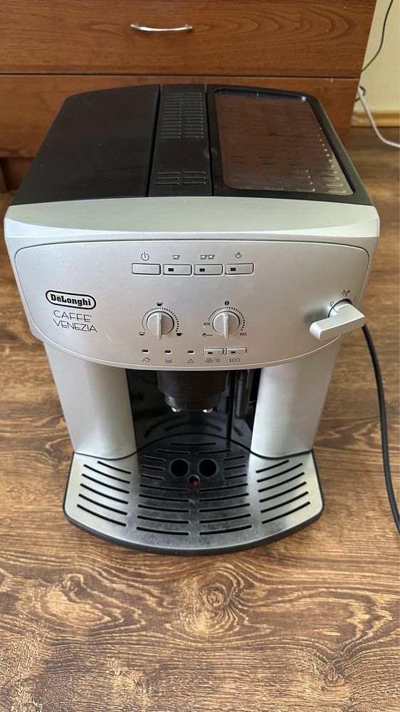 Кофемашина кавомашина Delonghi Caffe Venezia