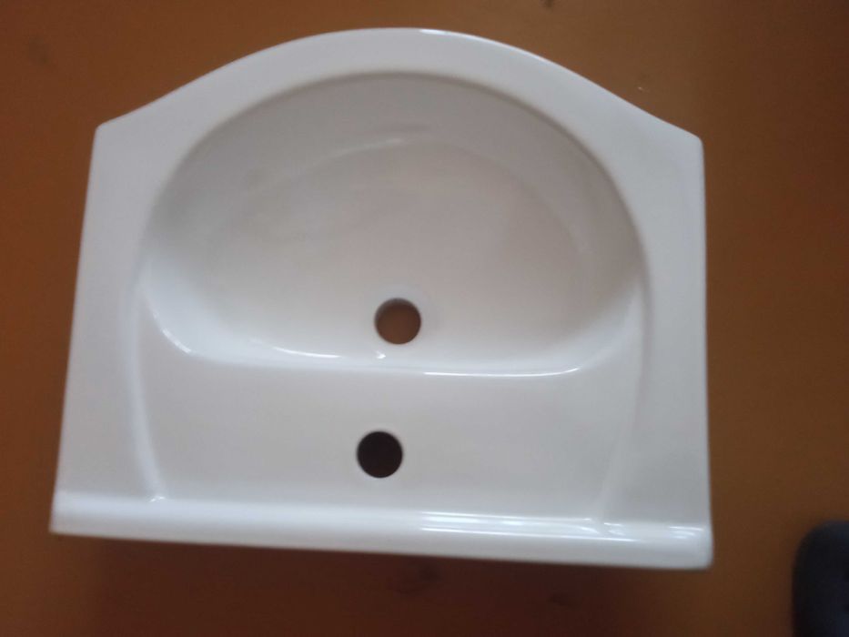 Umywalka ceramiczna w rozmiarze 50cm do szafki Piano