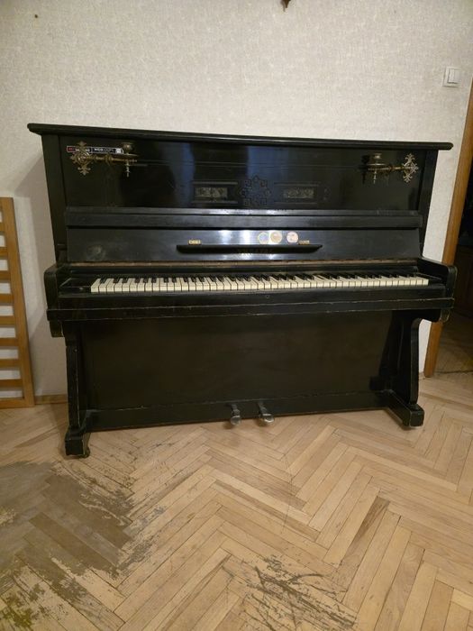 Фортепіано старе