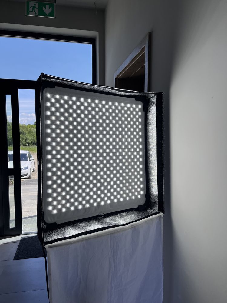 Mata lampa led video film Falcon Eyes Bi color