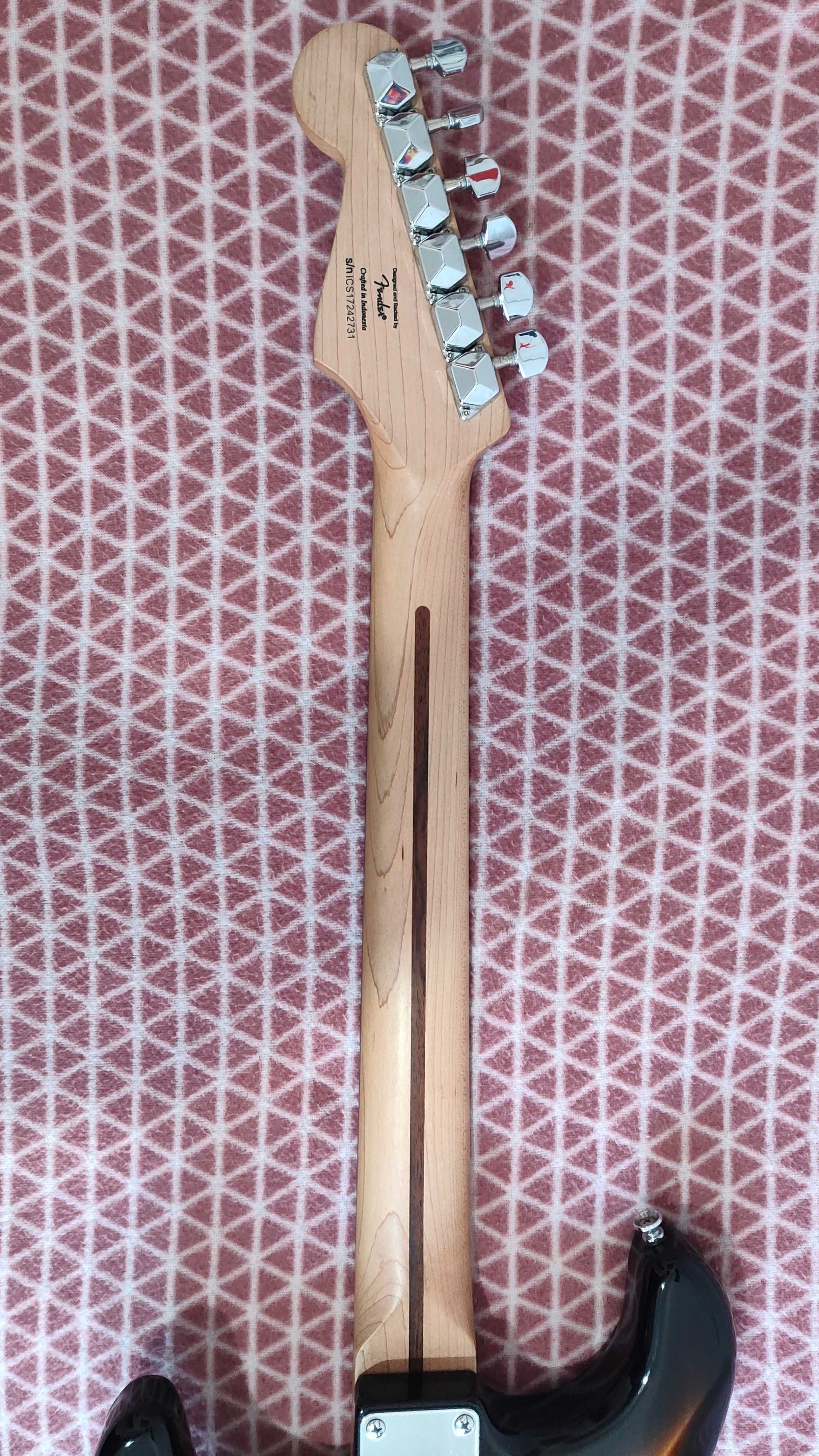 Guitarra elétrica Fender Squier Bullet Stratocaster