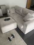 Sofa 3 lugares cinza claro com cama