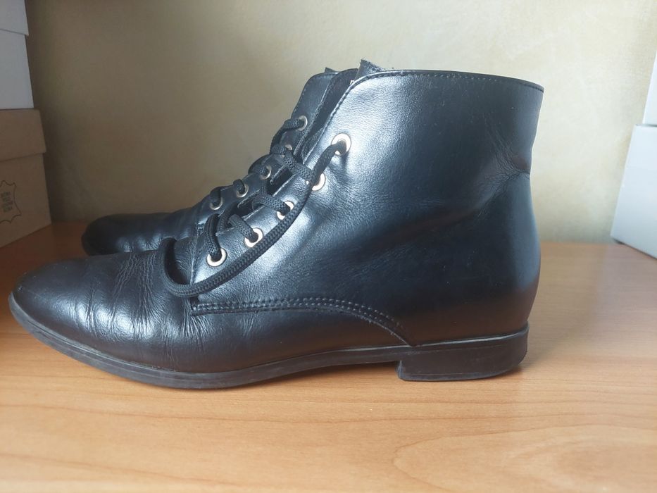Damskie, czarne botki. Ryłko. Rozmiar 37.