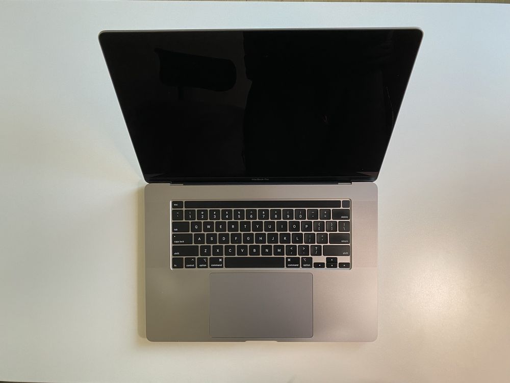 Apple MacBook Pro 16 ‘’ 2019 Space i7 / 16 GB / 512 SSD / Pro 5300m