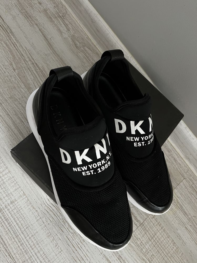 Buty sneakersy DKNY
