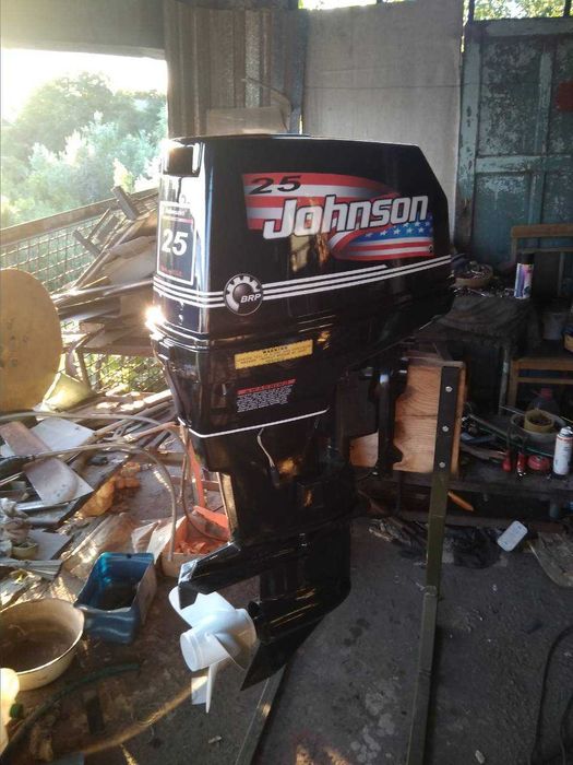 лодка Прогресс с мотором Johnson 40