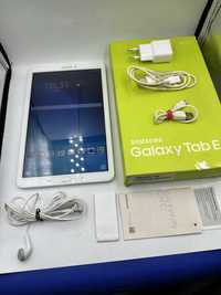 Tablet Samsung Galaxy Tab E 10cali, komplet, bdb stan