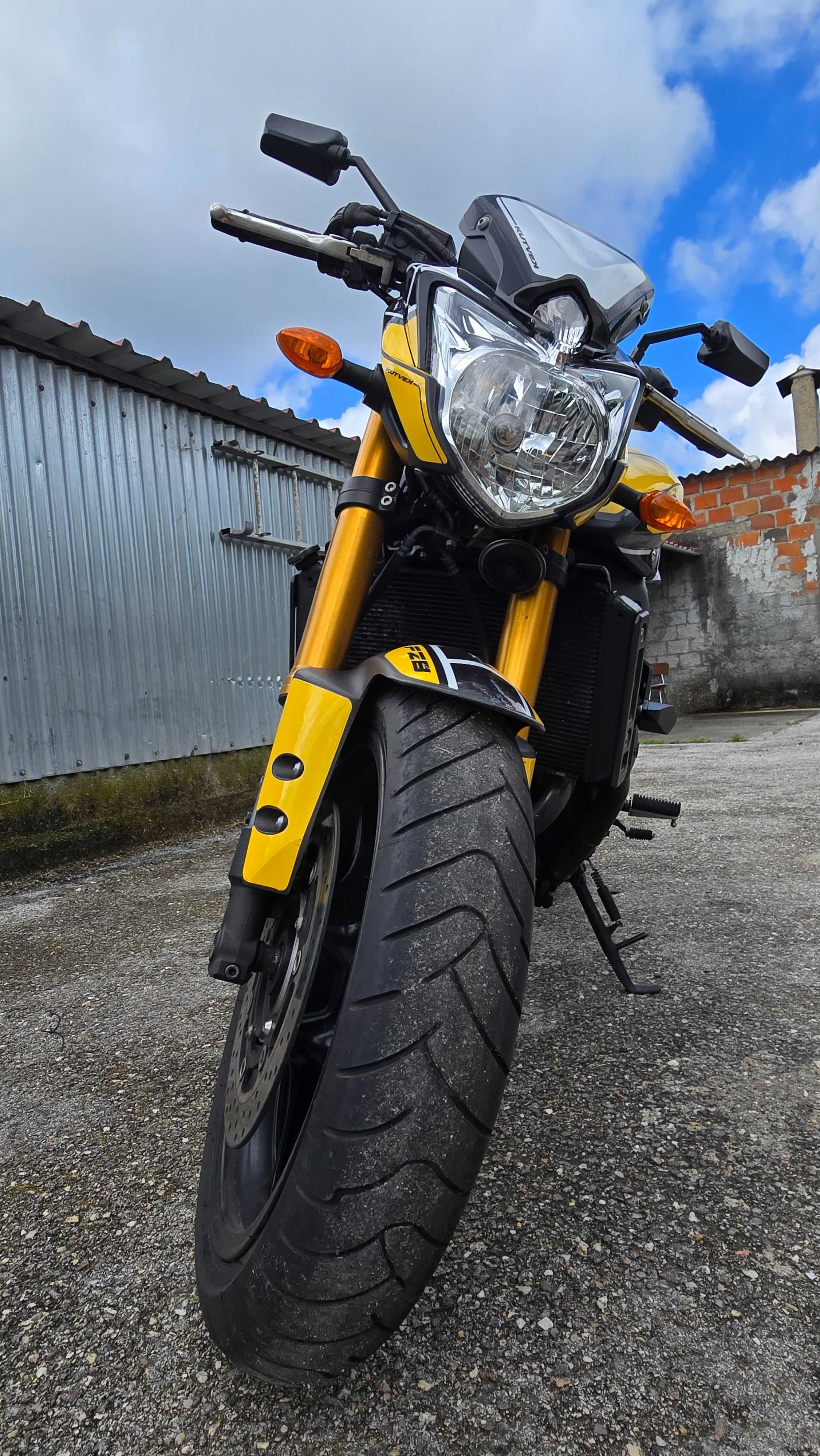 Yamaha FZ8 - 2012