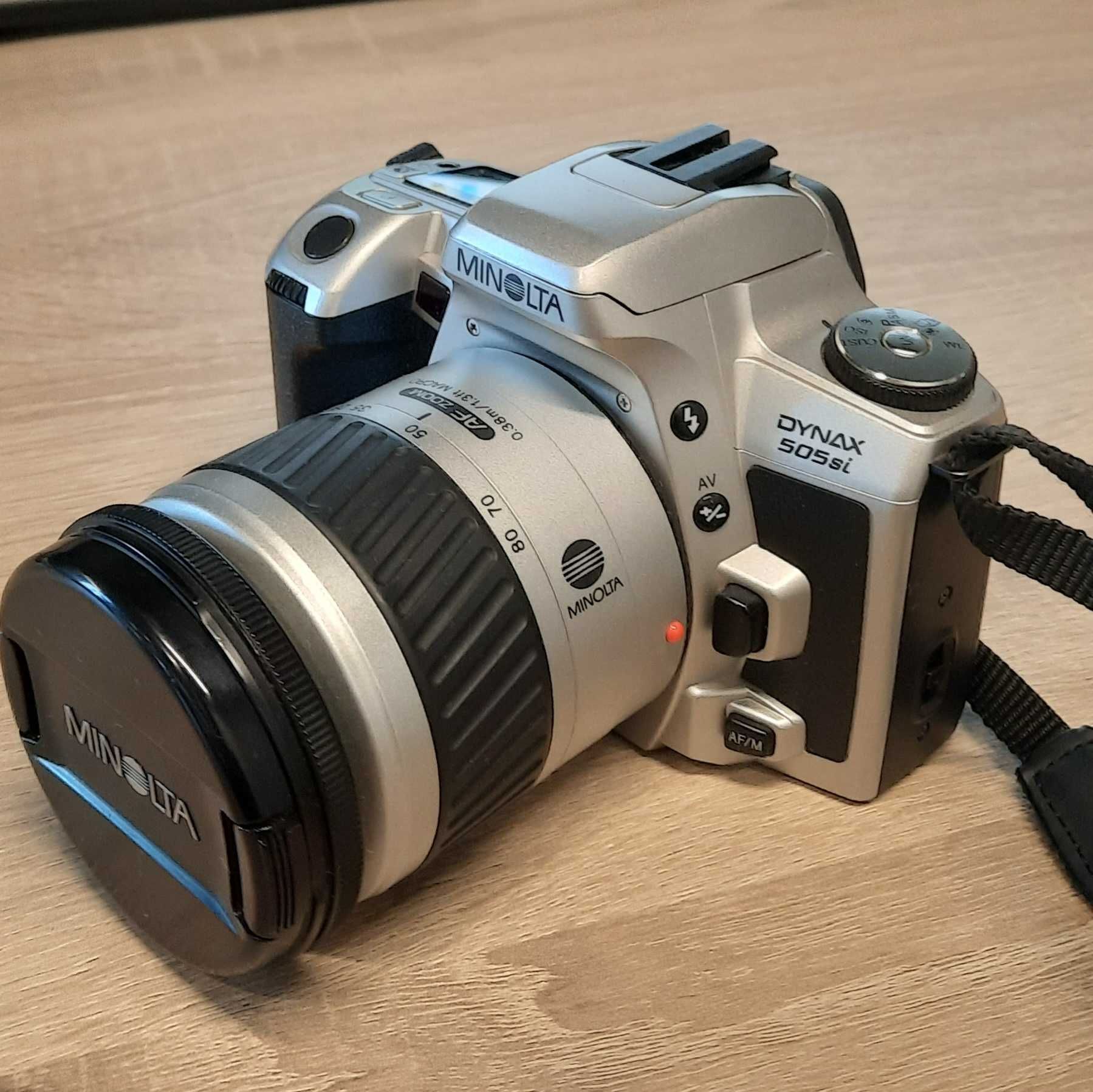 Фотоаппарат плёночный Minolta Dynax 505si + фотосумка