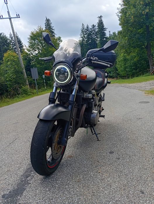 Kawasaki zr 750F nie Suzuki Bandit
