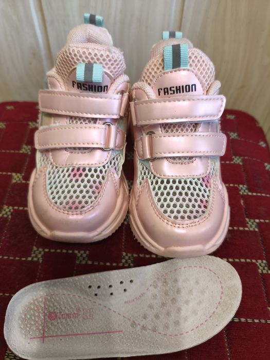 Кросівки з підсвіткою