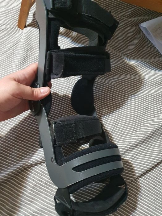 Наколінник Donjoy Armor Action CI 11-1029/11-1030 (США)
