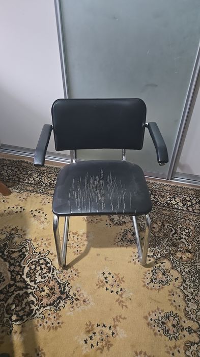 Продам офисное  директорское кресло