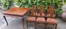 Mesa de jantar extensivel e 6 cadeiras