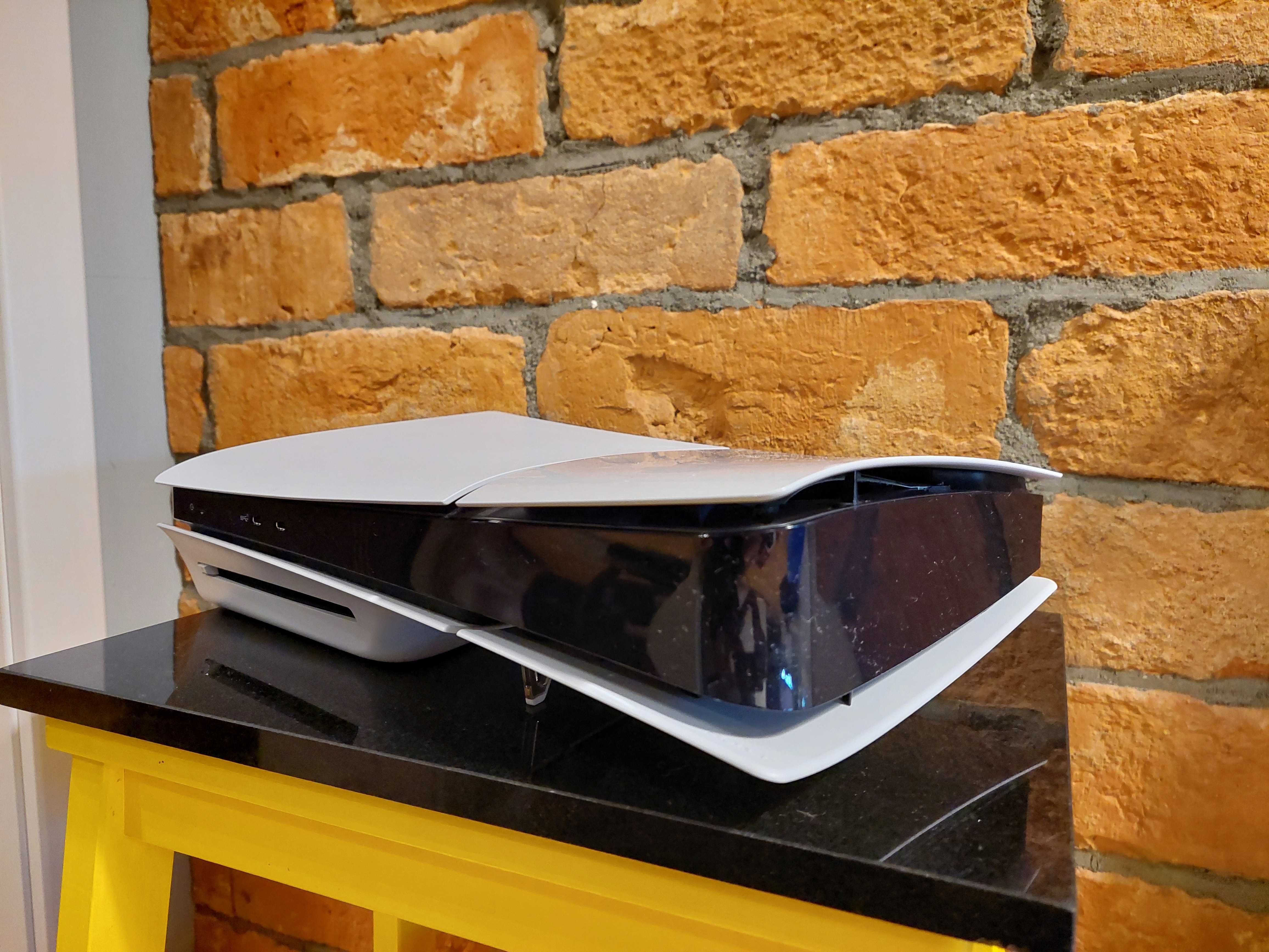 Konsola SONY PlayStation 5 PS5 1TB napęd 2X PAD FV GWAR FC25 jak Nowa