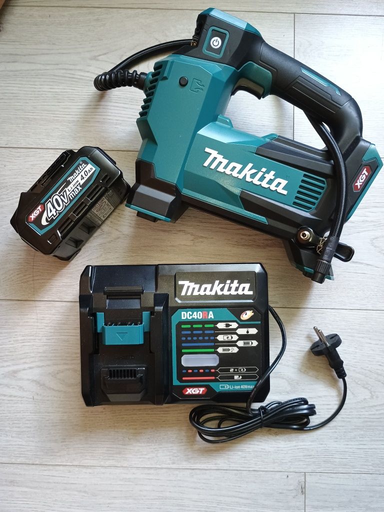 Makita kompresor w zestawie z ladowarką oraz batetią