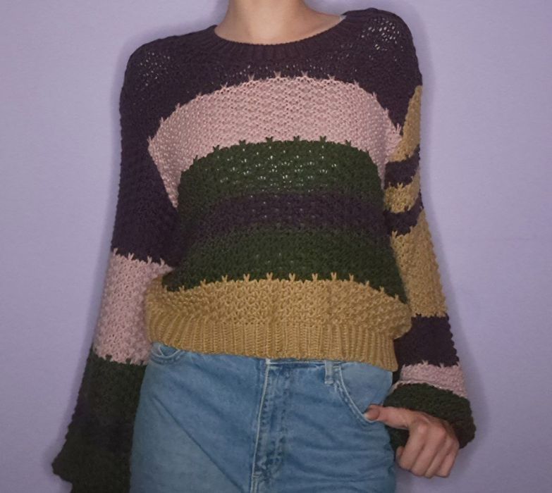 Светр в'язаний смугастий