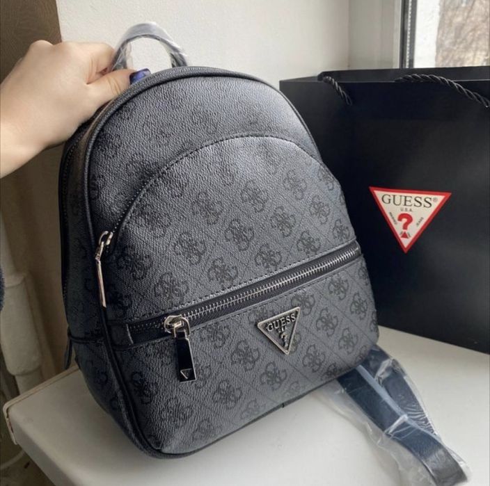 Plecak Guess wyprzedaż polecam elegancki