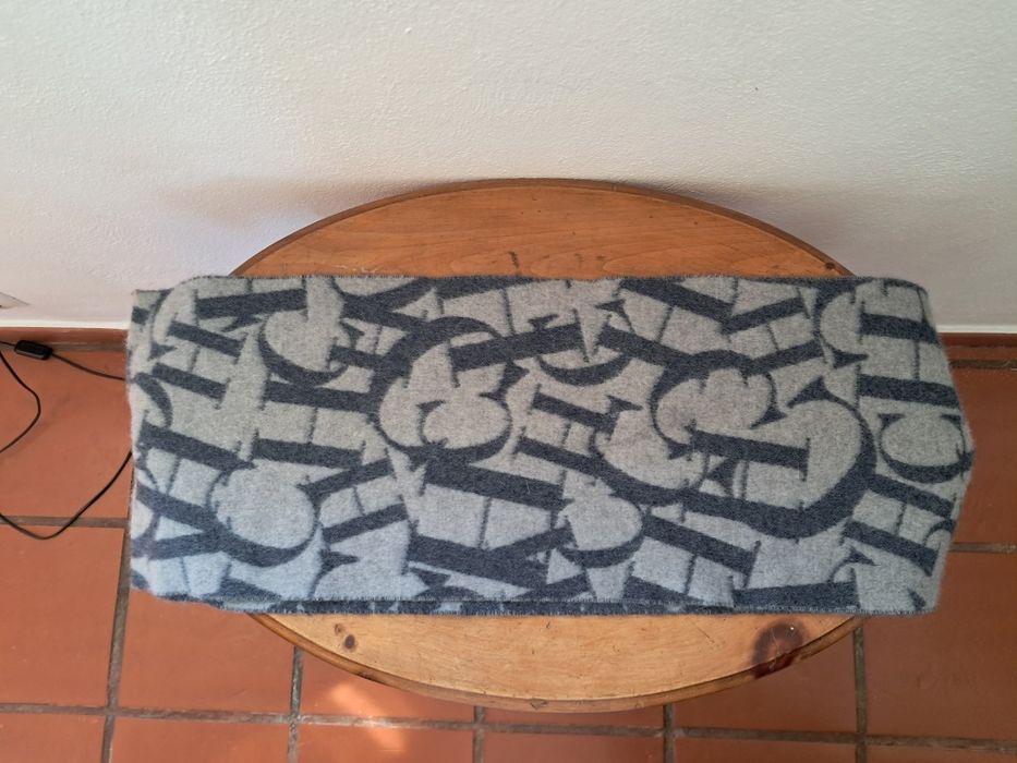 Cachecol Carolina Herrera Cinzento e Preto