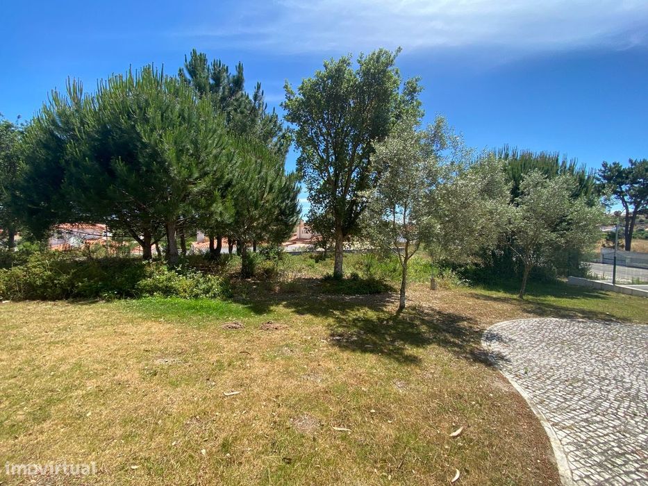 Lote de terreno com projecto aprovado para moradia T3 - Nadadouro
