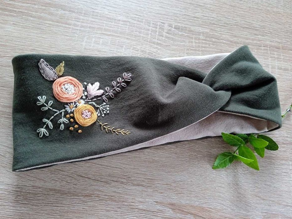 Opaska na głowę handmade z haftem kwiatowym