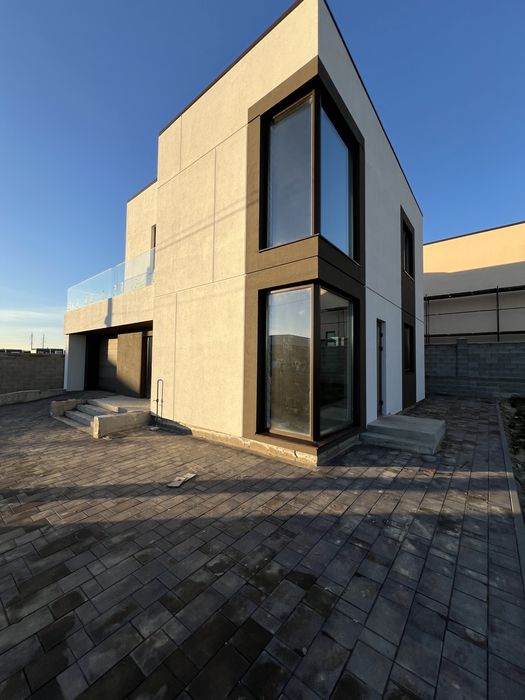 Чудовий 3К будинок в тихому районі!