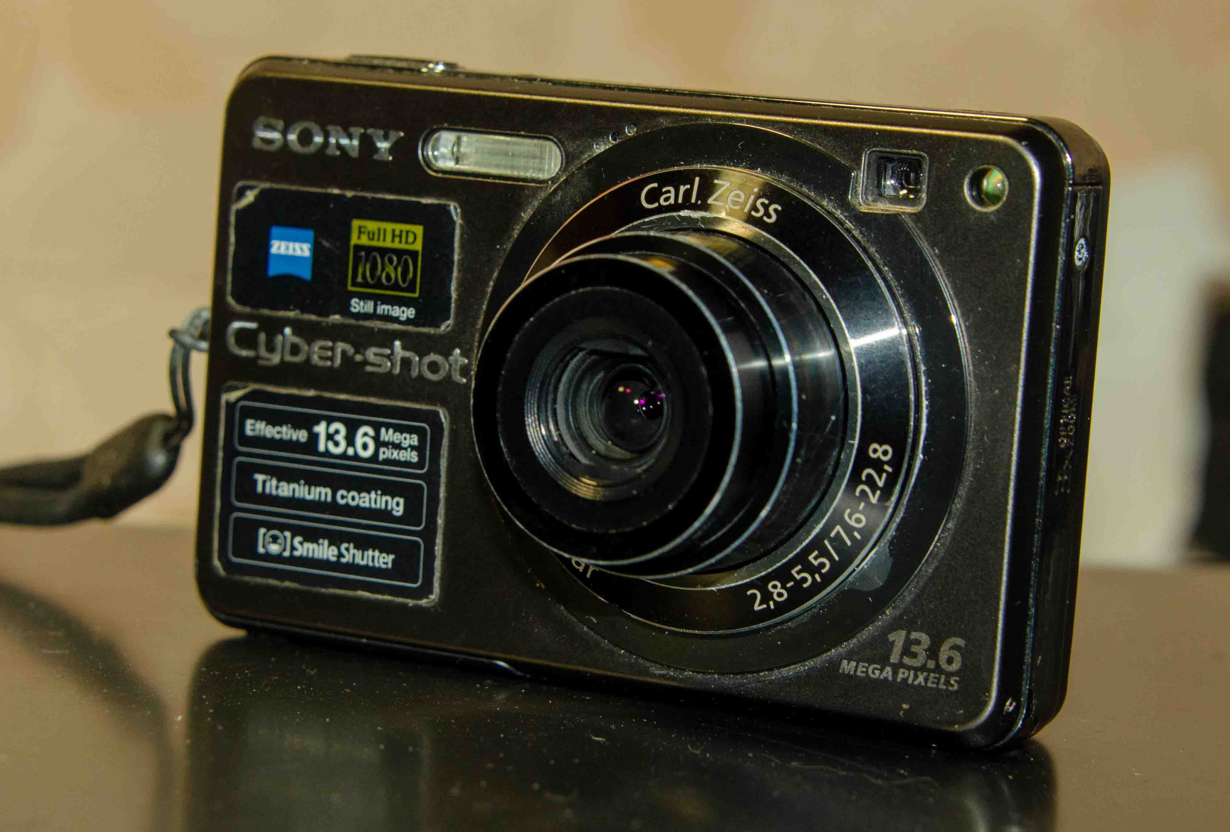 Цифровая камера SONY Cyber-shot DSC-W300 Titanium