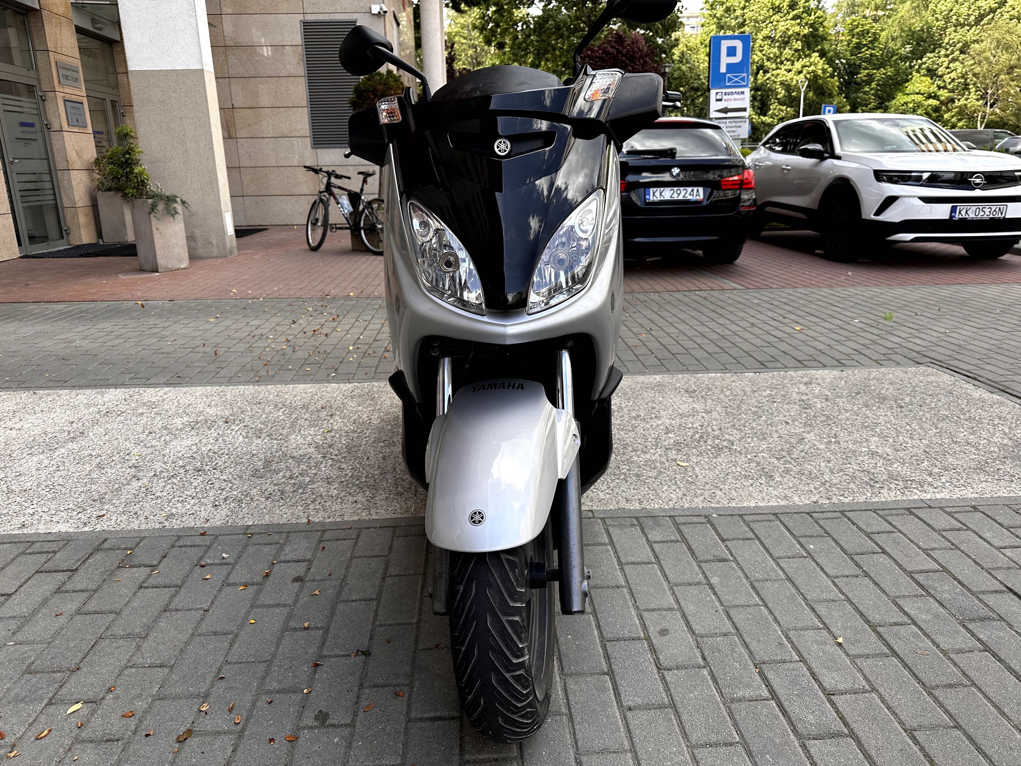 Yamaha X-max 125
