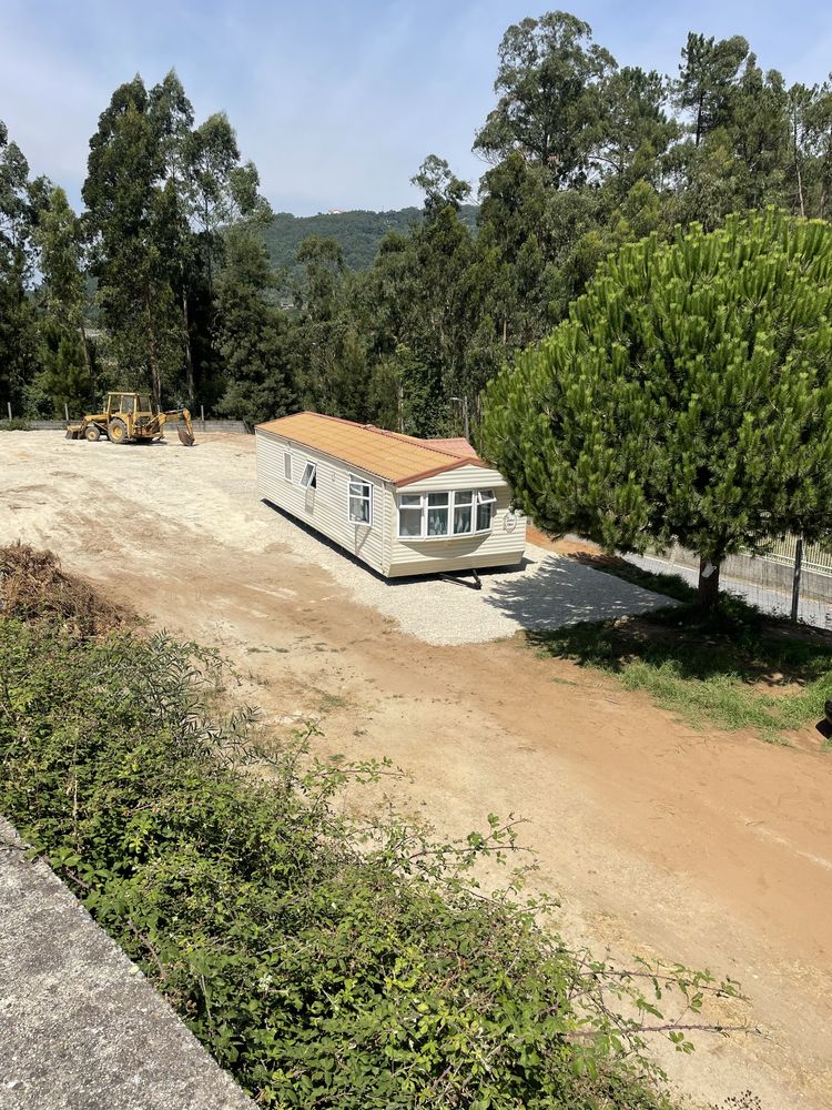 Terreno de construcao com casa modular em Santo Tirso