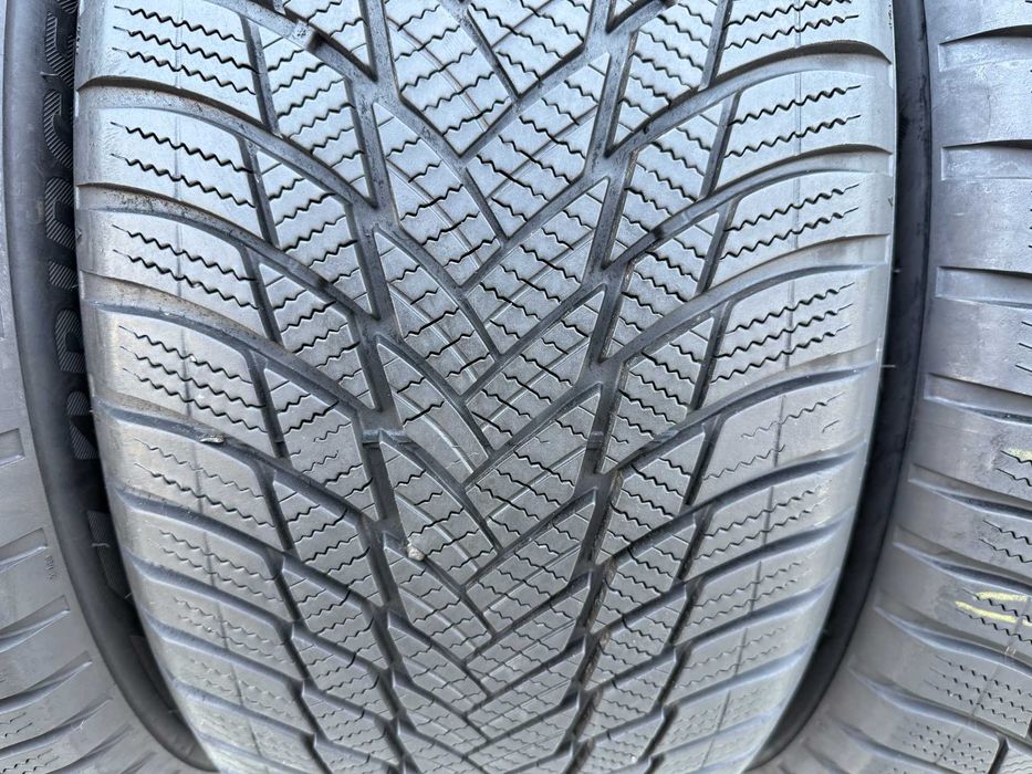 Резина зима 70% протектор Bridgestone 255/50 R20 Blizzak LM001