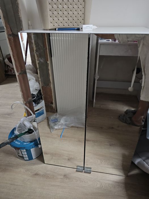 SZafka wiszaca luatrzana stan bardzo dobry