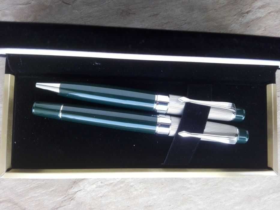długopis i pióro z eleganckim etui