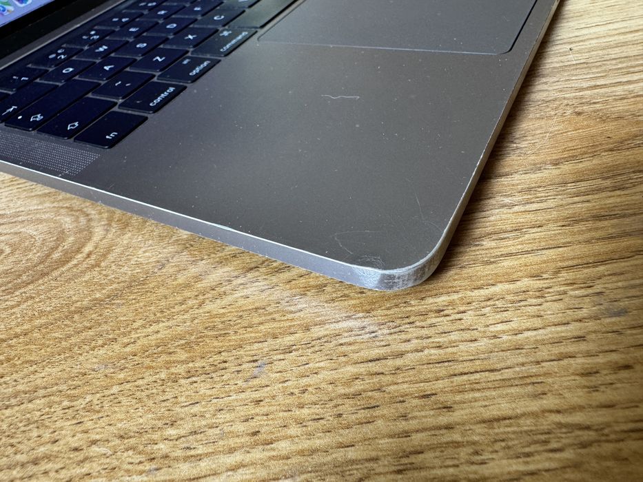 Apple macbook pro a1706 2017