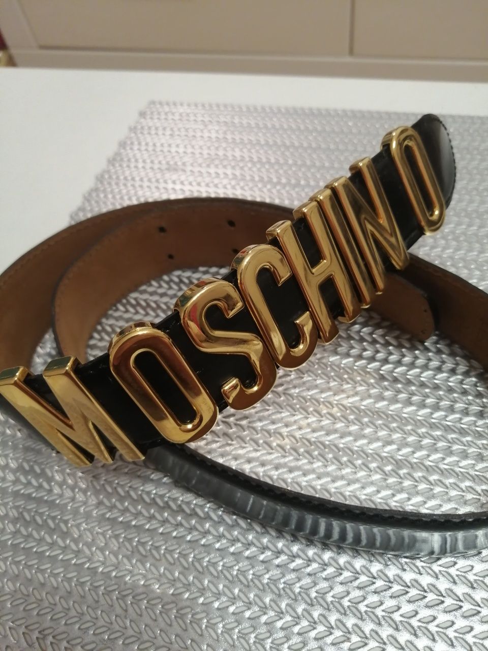 Sprzedam pasek Moschino