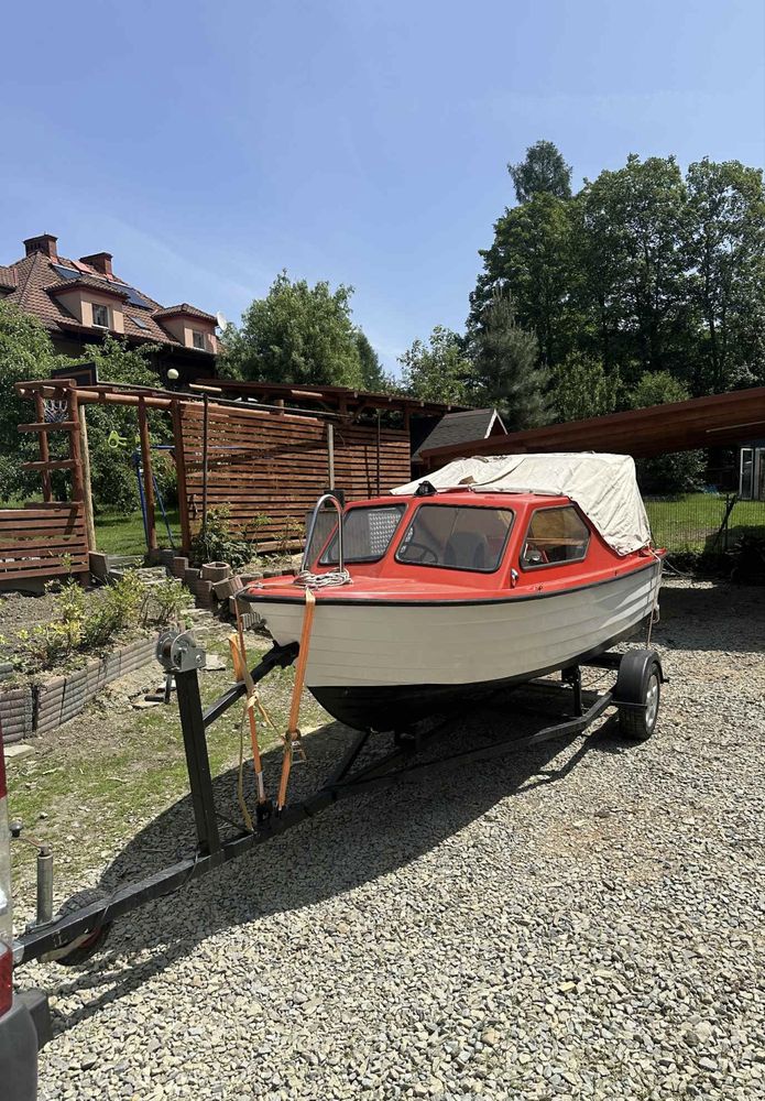 Łódź kabinowa motorowa rybitwa lodka łódka