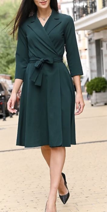 Розкішна сукня ( плаття ) в діловому стилі смарагдового кольору