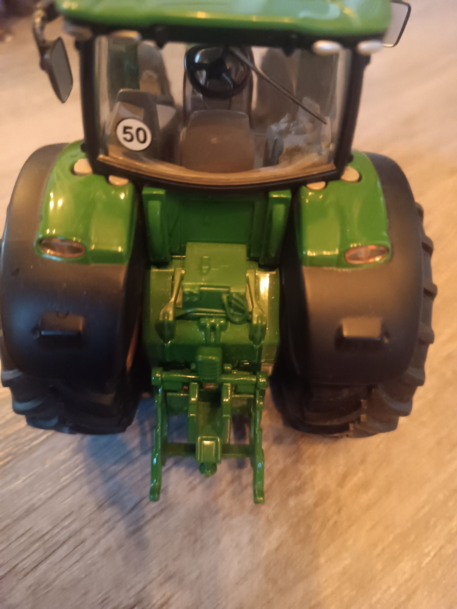 Ciągnik John Deere siku