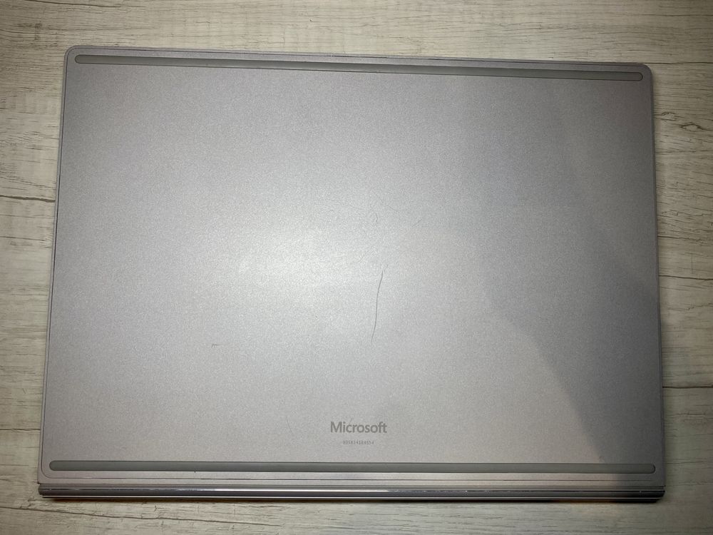 Microsoft Surface Book 2 13,5 i5-8350u/8/256/UHD620/W11PRO /USED