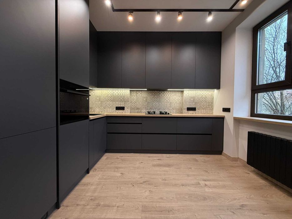 Продаж стильної двокімнатної квартири студії, в центрі міста