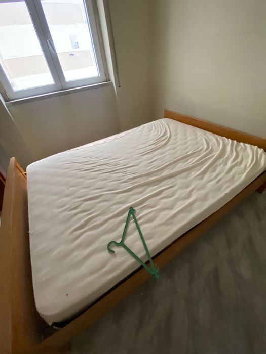 Cama com colchão casal s