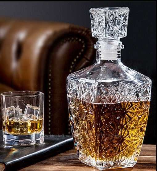 Графін для алкогольних напоїв