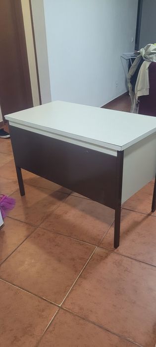 Vendo mesa de escritório