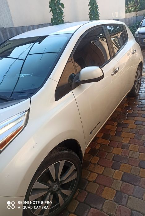 Продам автомобіль Nissan leaf
