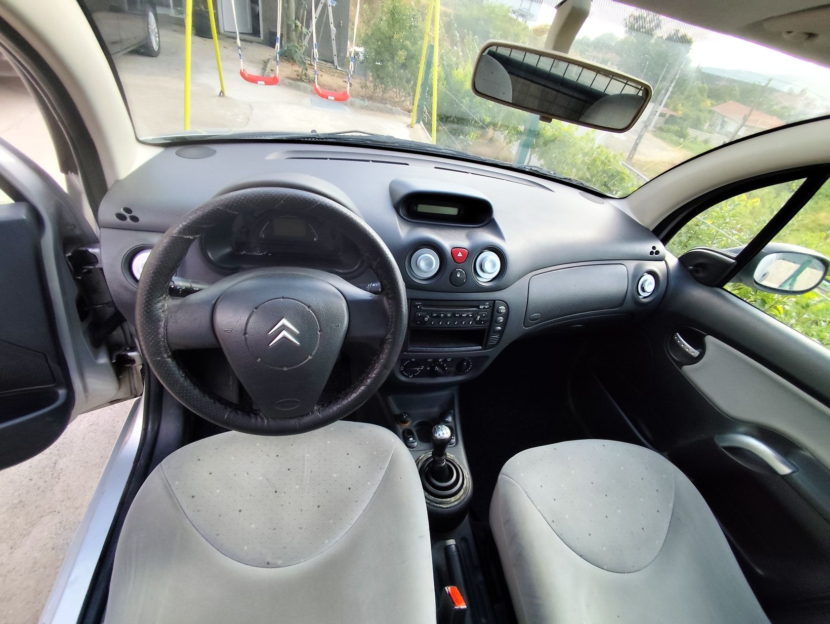 Troco por moto ou vendo Citroen C3 1.4HDI ano 2004  em bom estado mecâ