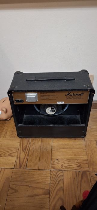 Guitarra eléctrica mais amplificador