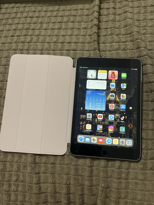 Apple Ipad mini 4, 64 гігабайта